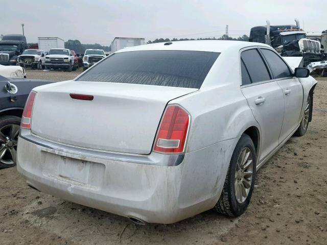 2C3CCAAG2EH373943 - 2014 CHRYSLER 300 WHITE photo 4