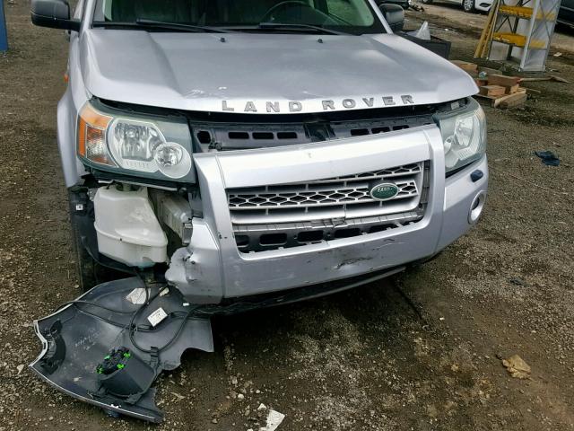 SALFP24N18H012655 - 2008 LAND ROVER LR2 SE SILVER photo 9