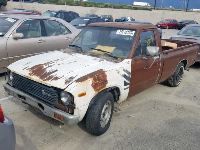 JT4RN44S1B0029697 - 1981 TOYOTA PICKUP / C BROWN photo 2