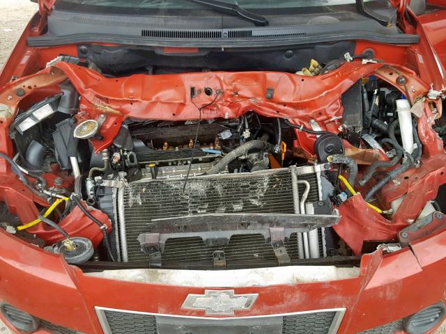 KL1TD66E09B300363 - 2009 CHEVROLET AVEO LS RED photo 7