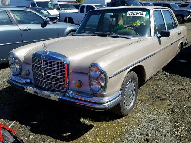 10801812032779 - 1971 MERCEDES-BENZ 280 BEIGE photo 2