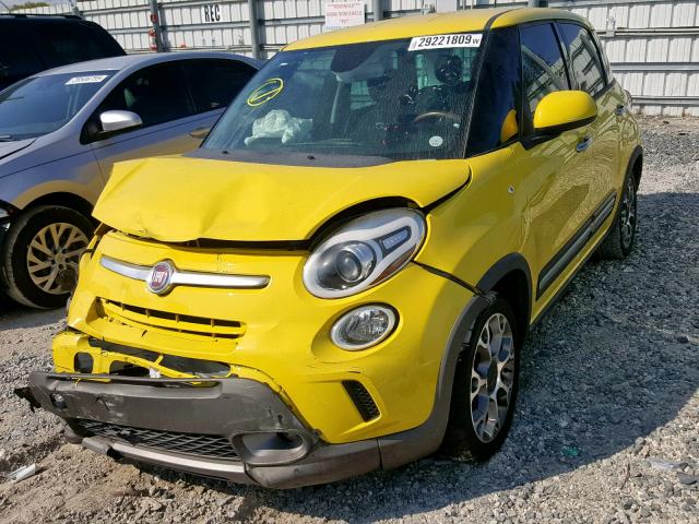 ZFBCFADH5EZ021675 - 2014 FIAT 500L TREKK YELLOW photo 2