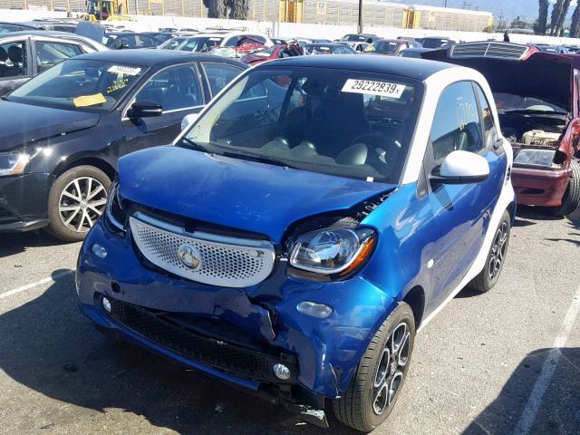 WMEFJ5DA7GK047369 - 2016 SMART FORTWO TWO TONE photo 2