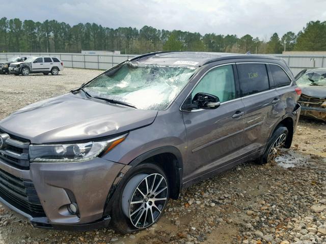 5TDKZRFH7JS548950 - 2018 TOYOTA HIGHLANDER GRAY photo 9