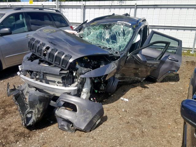 1C4PJLCB7JD612149 - 2018 JEEP CHEROKEE L GRAY photo 2