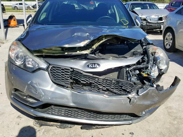 KNAFX4A81F5316176 - 2015 KIA FORTE EX GRAY photo 9