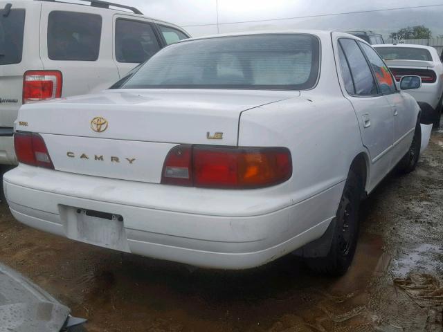 JT2BG12K4T0394821 - 1996 TOYOTA CAMRY DX WHITE photo 4