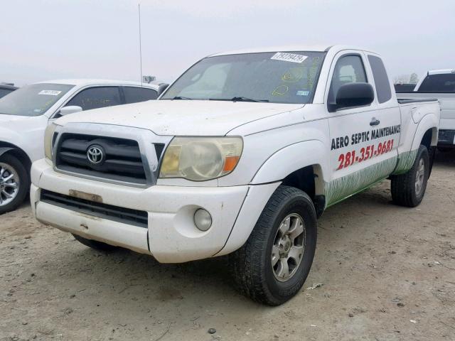 5TETU62N57Z388043 - 2007 TOYOTA TACOMA PRE WHITE photo 2