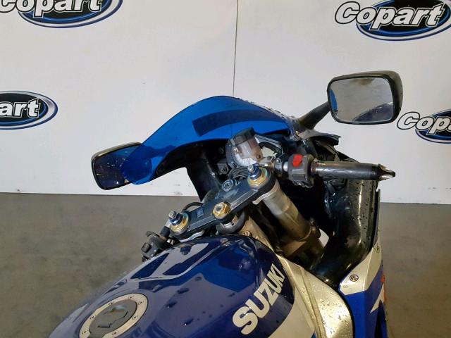 JS1GR7HA812105282 - 2001 SUZUKI GSX-R750 BLUE photo 5