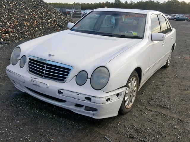 WDBJF65J7YB094173 - 2000 MERCEDES-BENZ E 320 WHITE photo 2