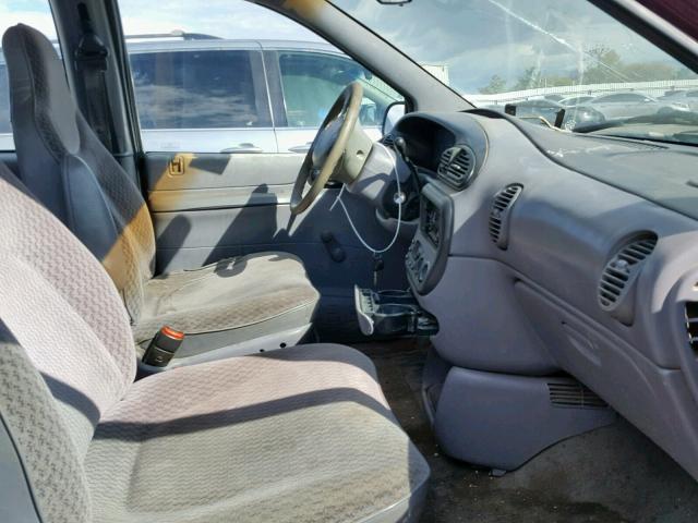 2B4FP25B0XR136315 - 1999 DODGE CARAVAN PURPLE photo 5