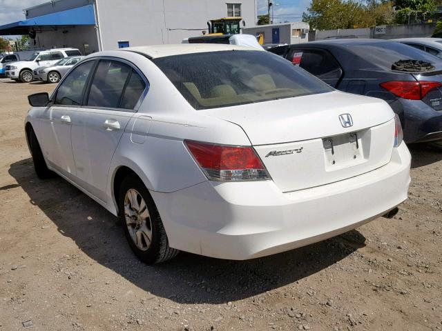 1HGCP26479A189639 - 2009 HONDA ACCORD LXP WHITE photo 3