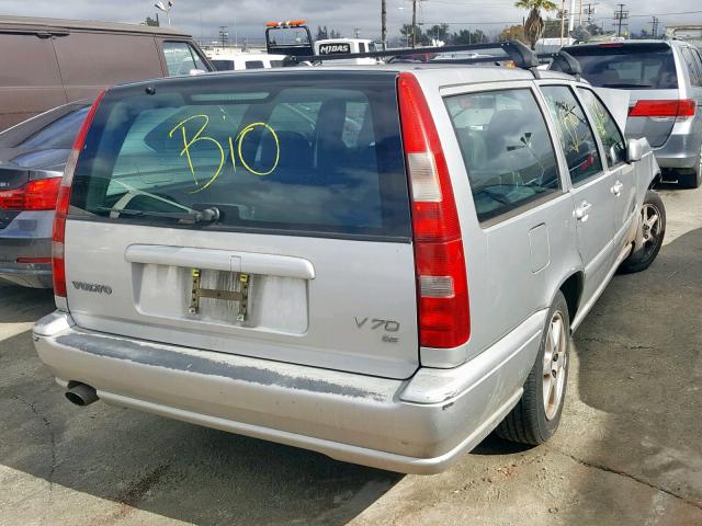 YV1LW61J7Y2706785 - 2000 VOLVO V70 BASE SILVER photo 4