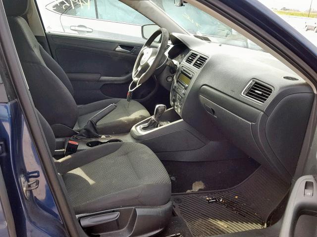 3VW2K7AJ7BM095897 - 2011 VOLKSWAGEN JETTA BASE BLUE photo 5