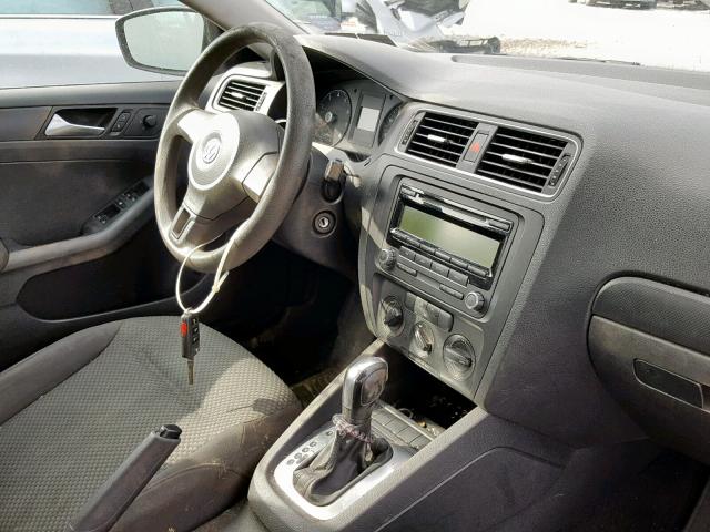 3VW2K7AJ7BM095897 - 2011 VOLKSWAGEN JETTA BASE BLUE photo 9