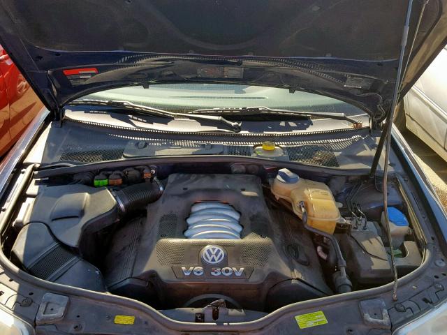 WVWRH63B11P267799 - 2001 VOLKSWAGEN PASSAT GLX 蓝色 照片 7