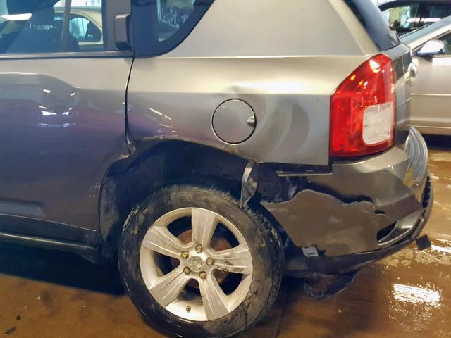 1J4NT1FA9BD264469 - 2011 JEEP COMPASS SP Сұр фото 9