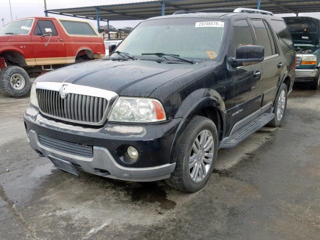 5LMFU27R23LJ10557 - 2003 LINCOLN NAVIGATOR BLACK photo 2