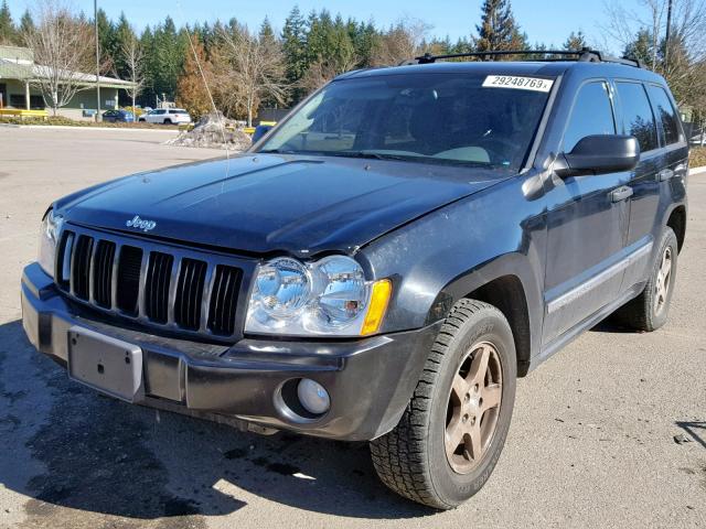 1J8HS48NX5C658511 - 2005 JEEP GRAND CHER BLACK photo 2