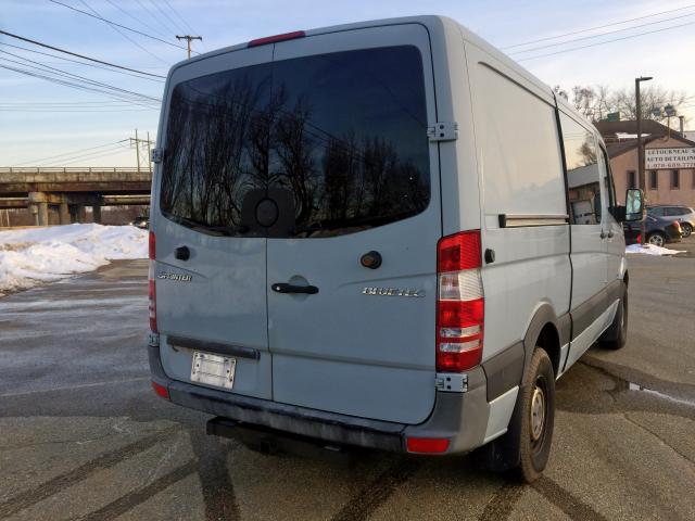 WD3PE7CC6B5525787 - 2011 MERCEDES-BENZ SPRINTER 2 GRAY photo 3