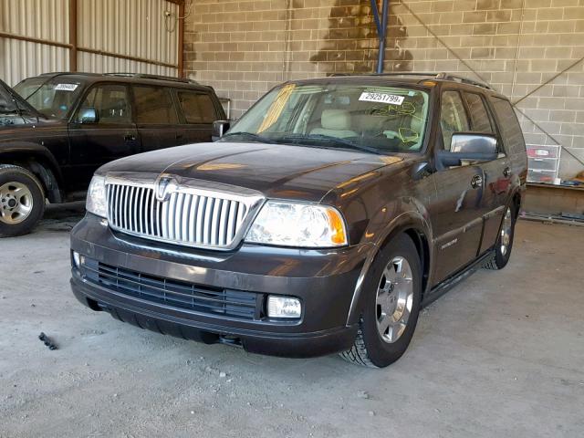 5LMFU27506LJ27956 - 2006 LINCOLN NAVIGATOR BROWN photo 2