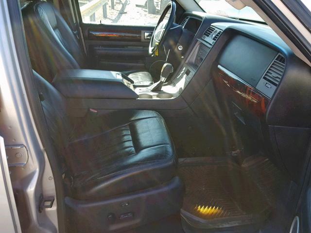 5LMFU27R63LJ34537 - 2003 LINCOLN NAVIGATOR Gümüş foto 5