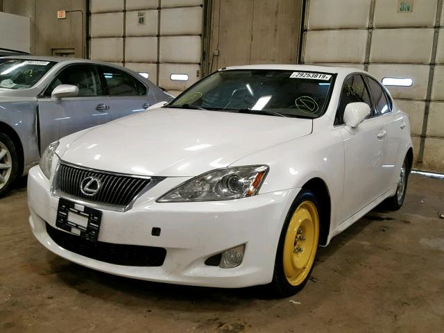 JTHCK262995031273 - 2009 LEXUS IS 250 WHITE photo 2