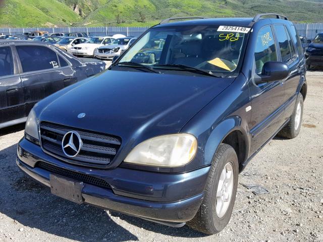 4JGAB54E31A240720 - 2001 MERCEDES-BENZ ML 320 BLUE photo 2