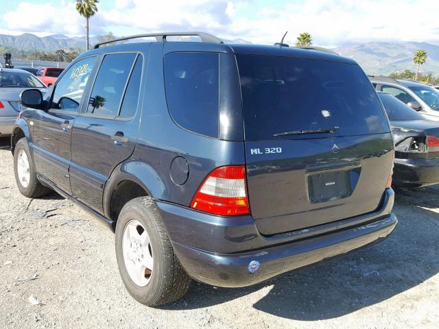 4JGAB54E31A240720 - 2001 MERCEDES-BENZ ML 320 BLUE photo 3