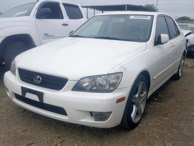 JTHBD192250099367 - 2005 LEXUS IS 300 WHITE photo 2