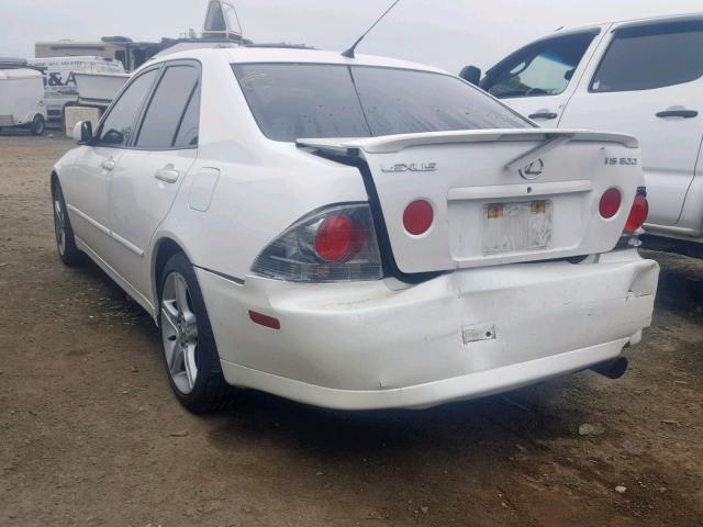 JTHBD192250099367 - 2005 LEXUS IS 300 WHITE photo 3