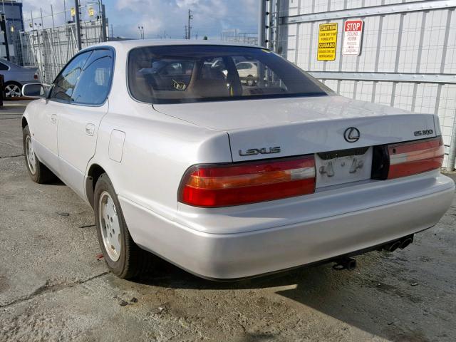 JT8BF12G5T0162958 - 1996 LEXUS ES 300 WHITE photo 3