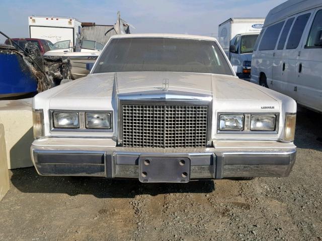 1LJBP96F2FY700789 - 1985 LINCOLN TOWN CAR WHITE photo 9