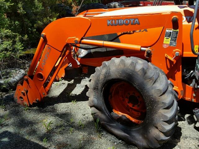 LA1053A0278 - 2011 KUTA TRACTOR ORANGE photo 9