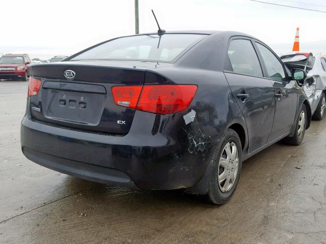 KNAFU4A28C5645313 - 2012 KIA FORTE EX BLACK photo 4