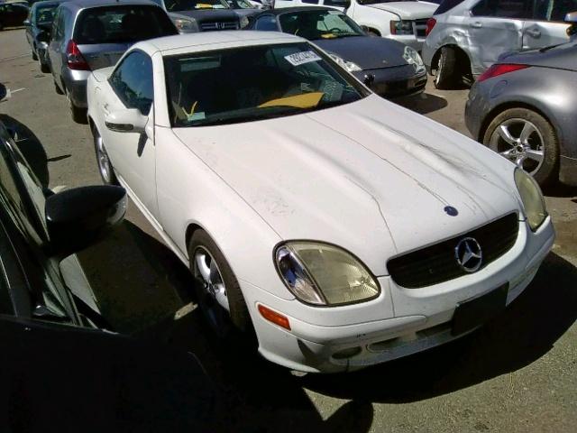 WDBKK65F23F285092 - 2003 MERCEDES-BENZ SLK 320 WHITE photo 1