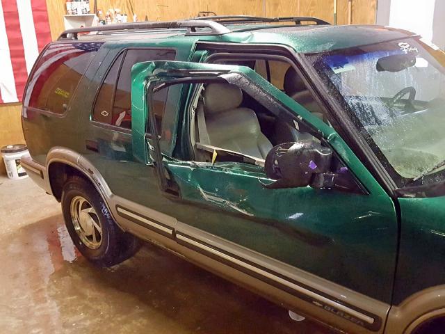 1GNDT13W8X2231300 - 1999 CHEVROLET BLAZER GREEN photo 9