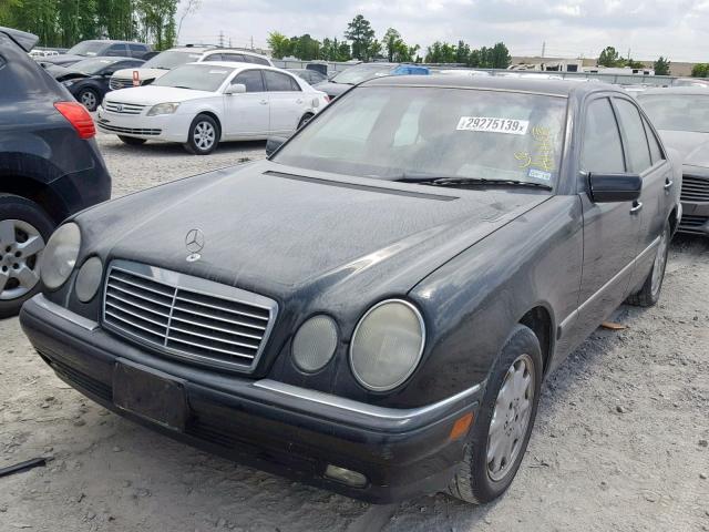 WDBJF55F5VJ026526 - 1997 MERCEDES-BENZ E 320 BLACK photo 2