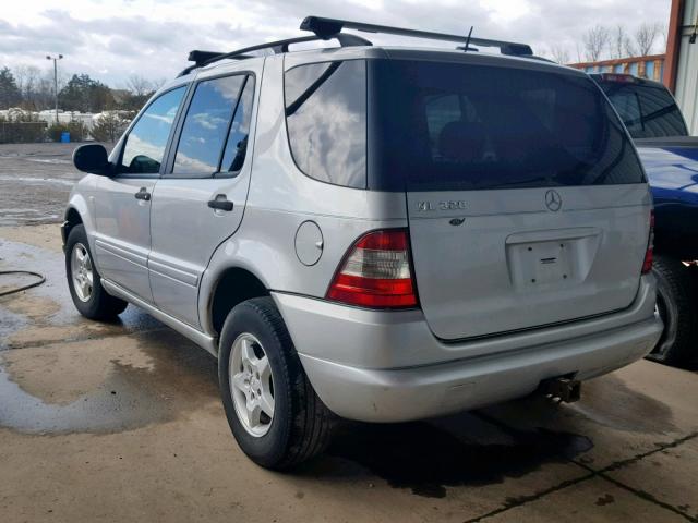 4JGAB54E01A268054 - 2001 MERCEDES-BENZ ML 320 SILVER photo 3