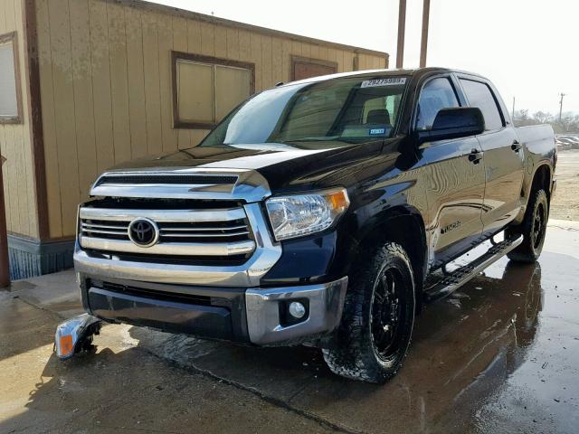 5TFEM5F16HX111825 - 2017 TOYOTA TUNDRA CRE BLACK photo 2