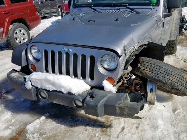 1C4AJWAG2DL626881 - 2013 JEEP WRANGLER S GRAY photo 9