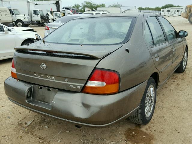 1N4DL01D8XC139298 - 1999 NISSAN ALTIMA XE BROWN photo 4