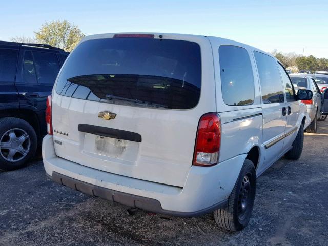 1GBDV13W17D216083 - 2007 CHEVROLET UPLANDER I WHITE photo 4