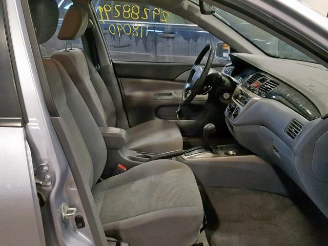 JA3AJ26E35U054763 - 2005 MITSUBISHI LANCER ES SILVER photo 5