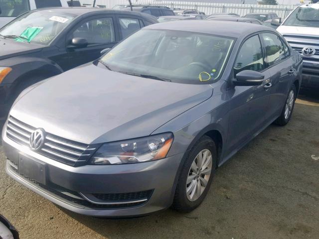 1VWAH7A3XDC030302 - 2013 VOLKSWAGEN PASSAT S GRAY photo 2