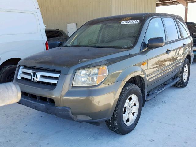 5FNYF28106B034802 - 2006 HONDA PILOT LX GREEN photo 2