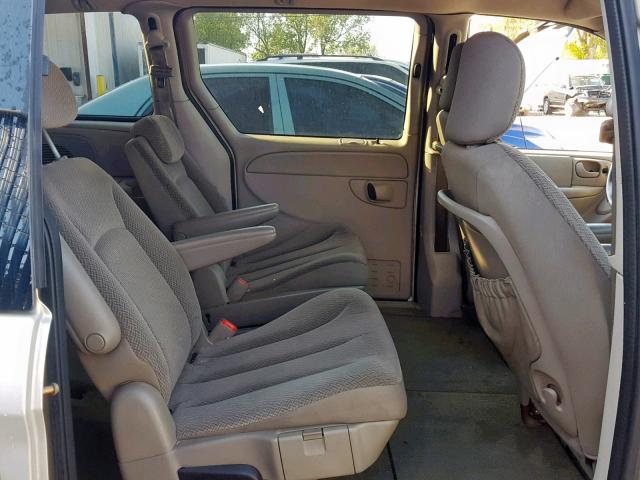 2C4GP44R35R566841 - 2005 CHRYSLER TOWN & COU BEIGE photo 6