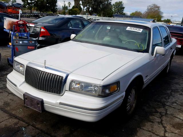 1LNLM82W9TY642543 - 1996 LINCOLN TOWN CAR S WHITE photo 2