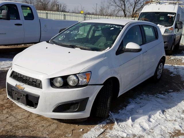 1G1JA6SH7F4215716 - 2015 CHEVROLET SONIC LS WHITE photo 2