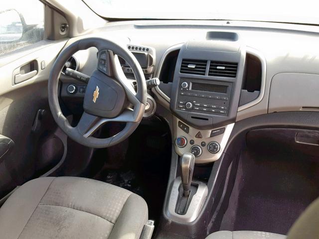 1G1JA6SH7F4215716 - 2015 CHEVROLET SONIC LS WHITE photo 9